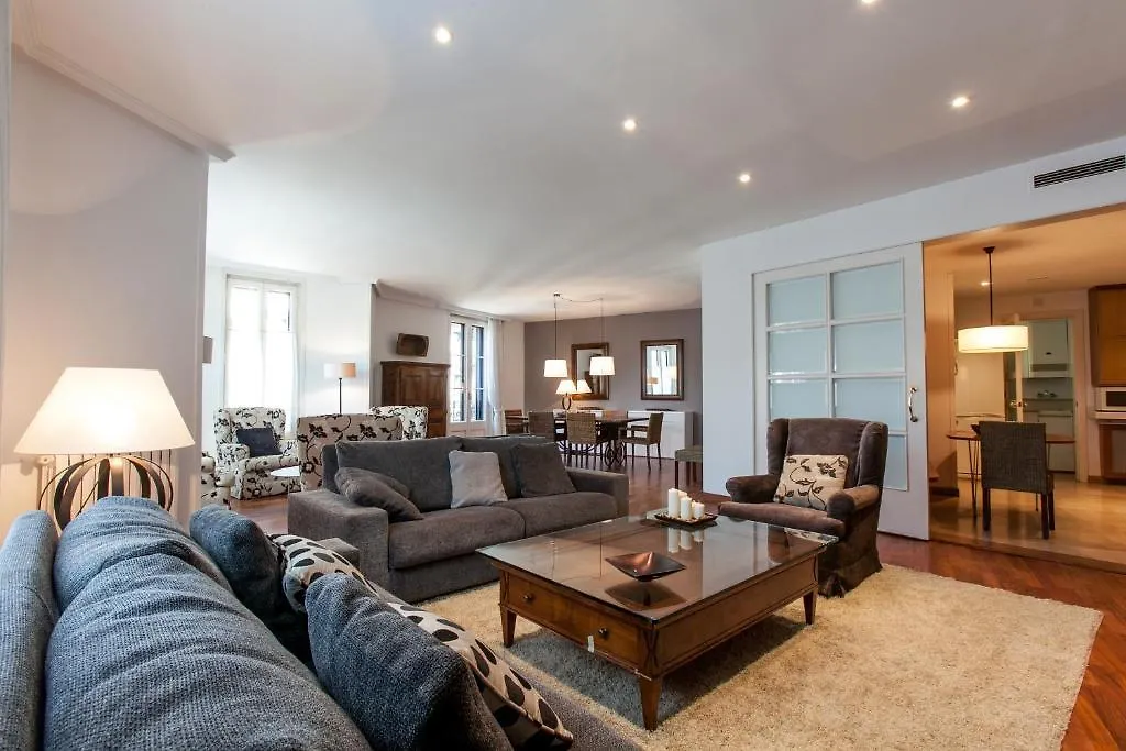 Serennia Apartamentos Ramblas - Placa Catalunya Barcelona Apartment