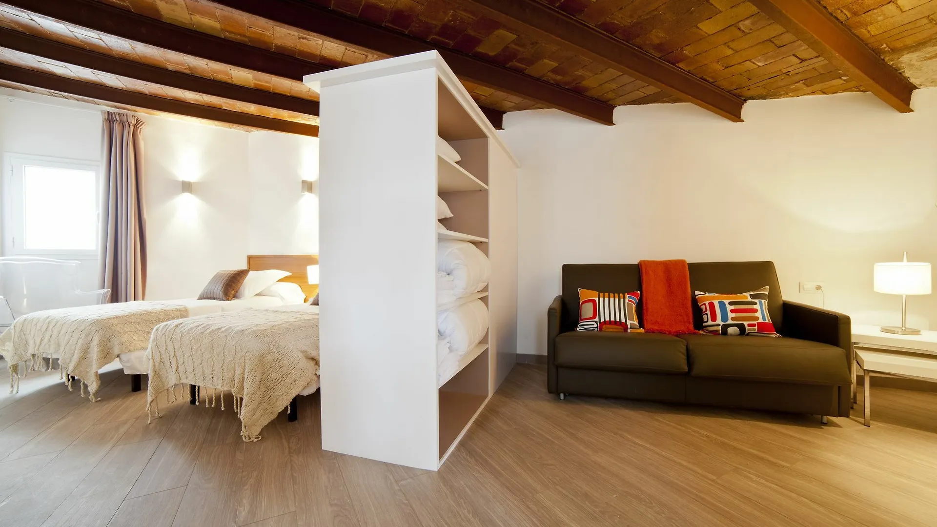 Apartment Serennia Apartamentos Ramblas - Placa Catalunya Barcelona Spain