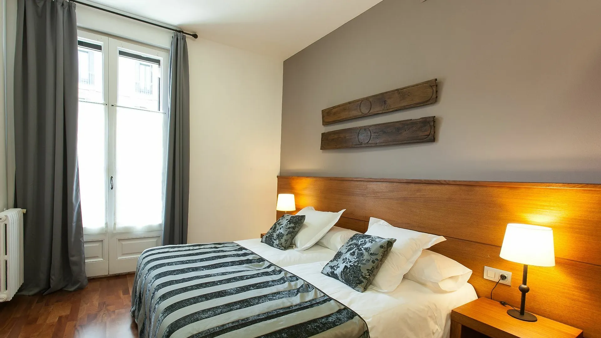 Apartment Serennia Apartamentos Ramblas - Placa Catalunya Barcelona