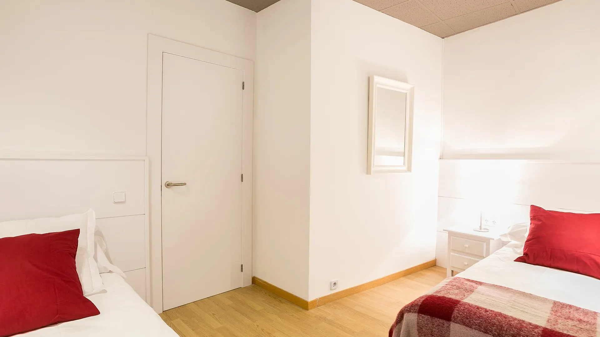 Serennia Apartamentos Ramblas - Placa Catalunya Barcelona