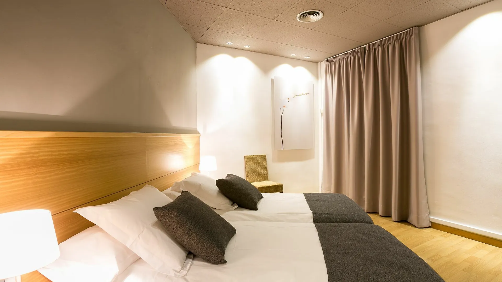 Apartment Serennia Apartamentos Ramblas - Placa Catalunya Barcelona