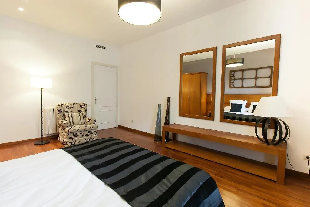 Serennia Apartamentos Ramblas - Placa Catalunya Barcelona