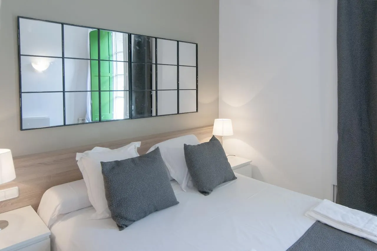 Serennia Apartamentos Ramblas - Placa Catalunya Barcelona Spain