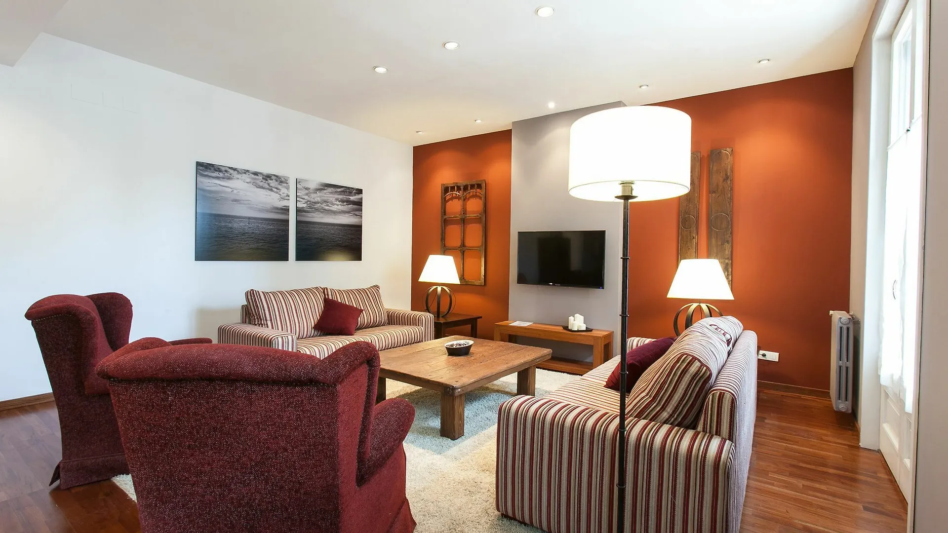 Apartment Serennia Apartamentos Ramblas - Placa Catalunya Barcelona