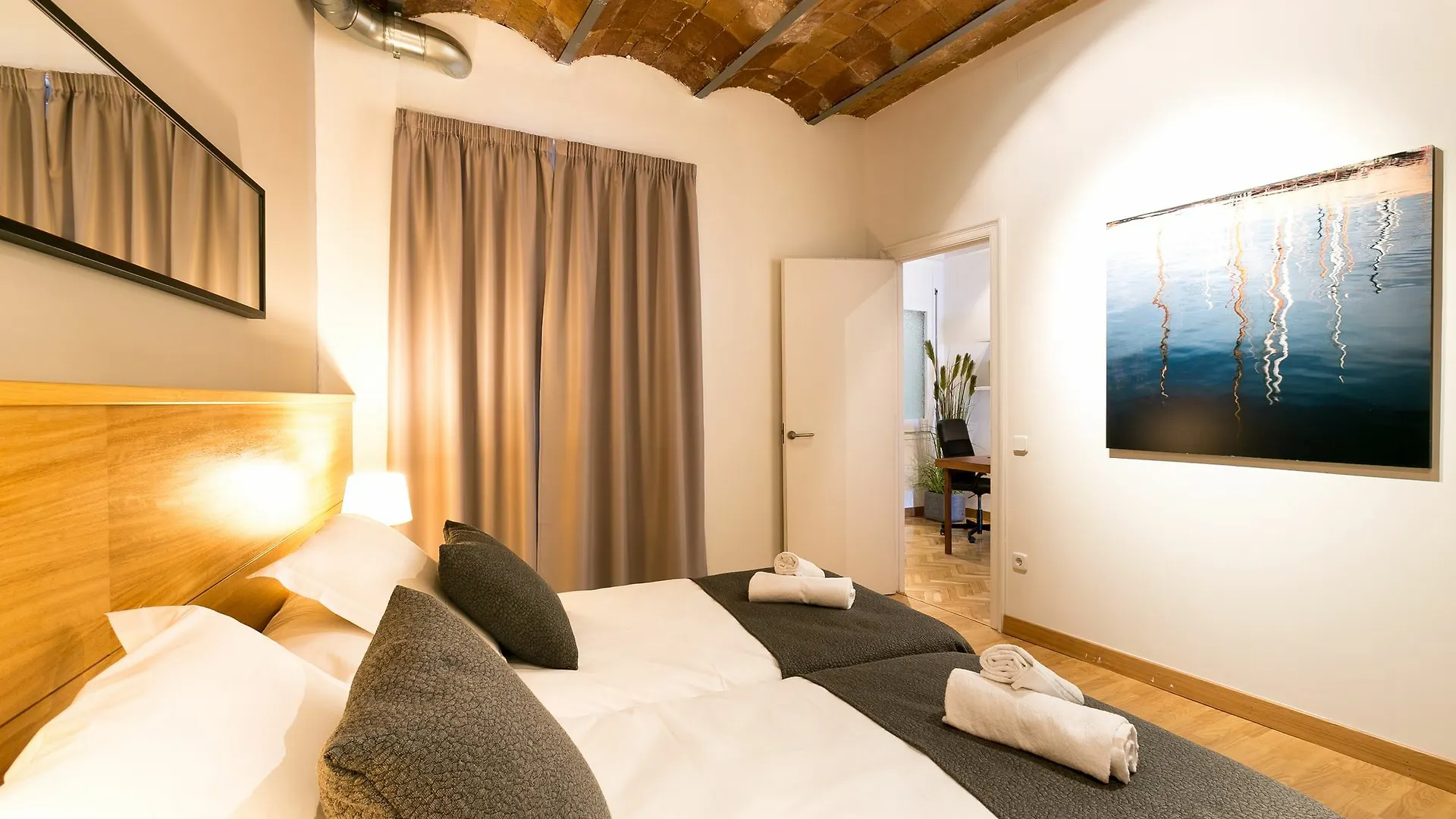 Serennia Apartamentos Ramblas - Placa Catalunya Barcelona Spain